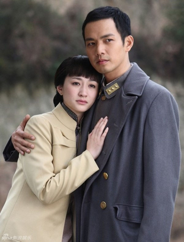 Chung Hán Lương và Lý Tiểu Nhiễm (vai Bái Lâm và Tĩnh Uyển) trong phim